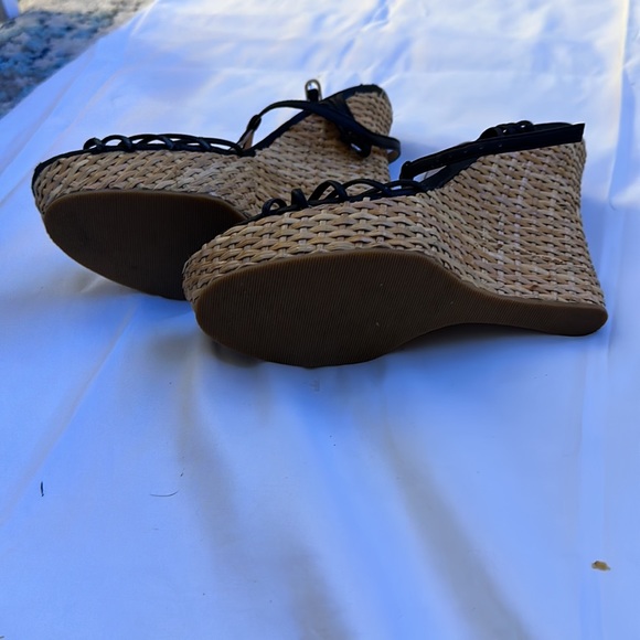 Colin Stuart Woven Wedges - Picture 4 of 5